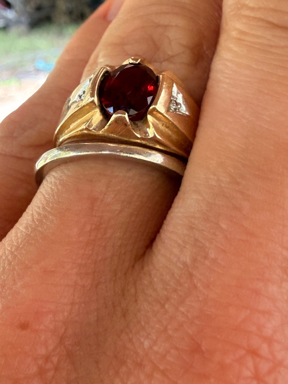 VTG 1980 10K Yellow Gold Red
Garnet Signet Ring